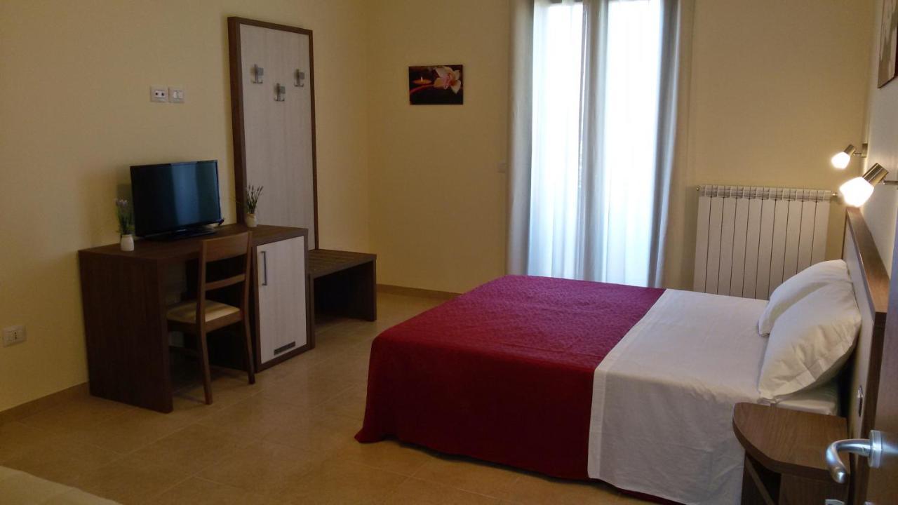 B&B Hotel Helios Uggiano La Chiesa Luaran gambar