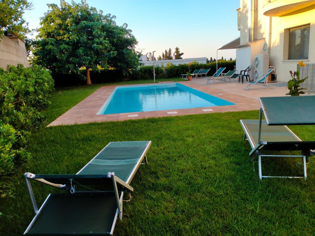 B&B Hotel Helios Uggiano La Chiesa Luaran gambar