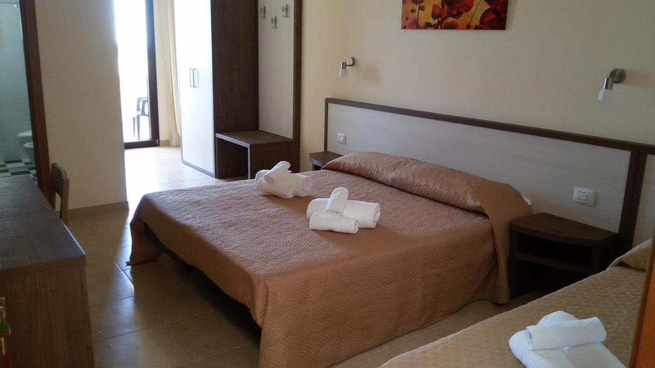 B&B Hotel Helios Uggiano La Chiesa Luaran gambar