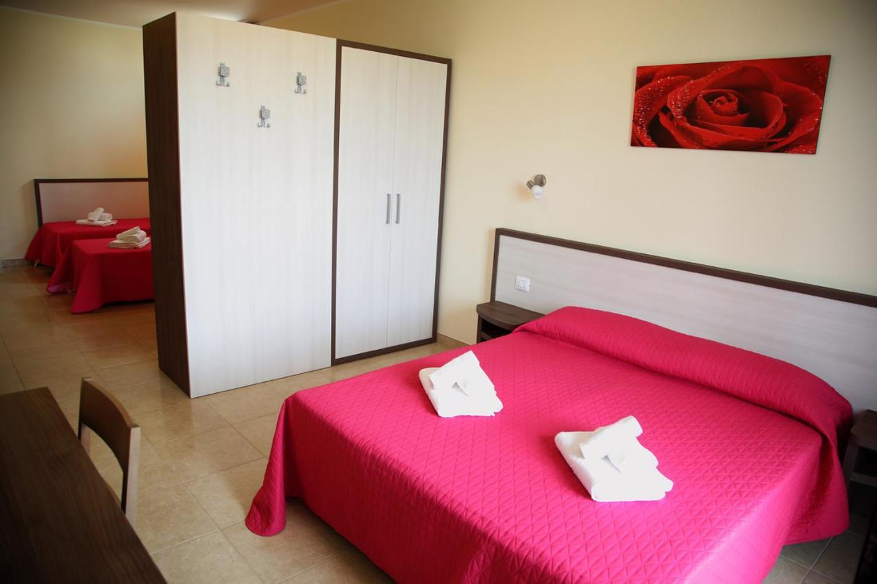 B&B Hotel Helios Uggiano La Chiesa Luaran gambar
