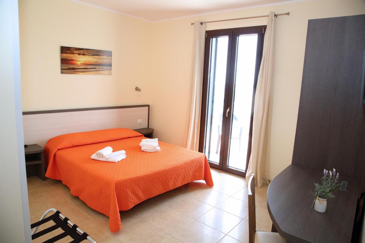 B&B Hotel Helios Uggiano La Chiesa Luaran gambar