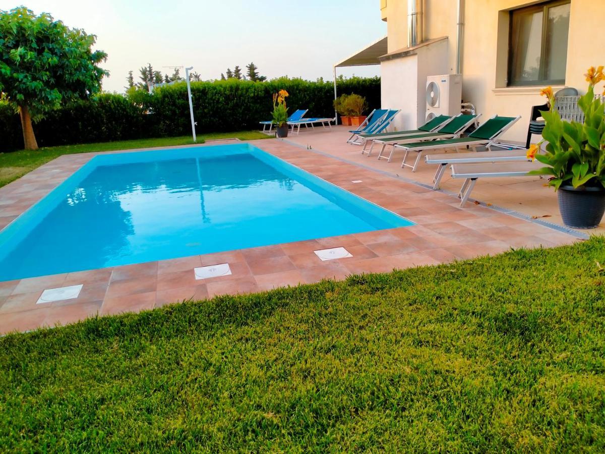 B&B Hotel Helios Uggiano La Chiesa Luaran gambar