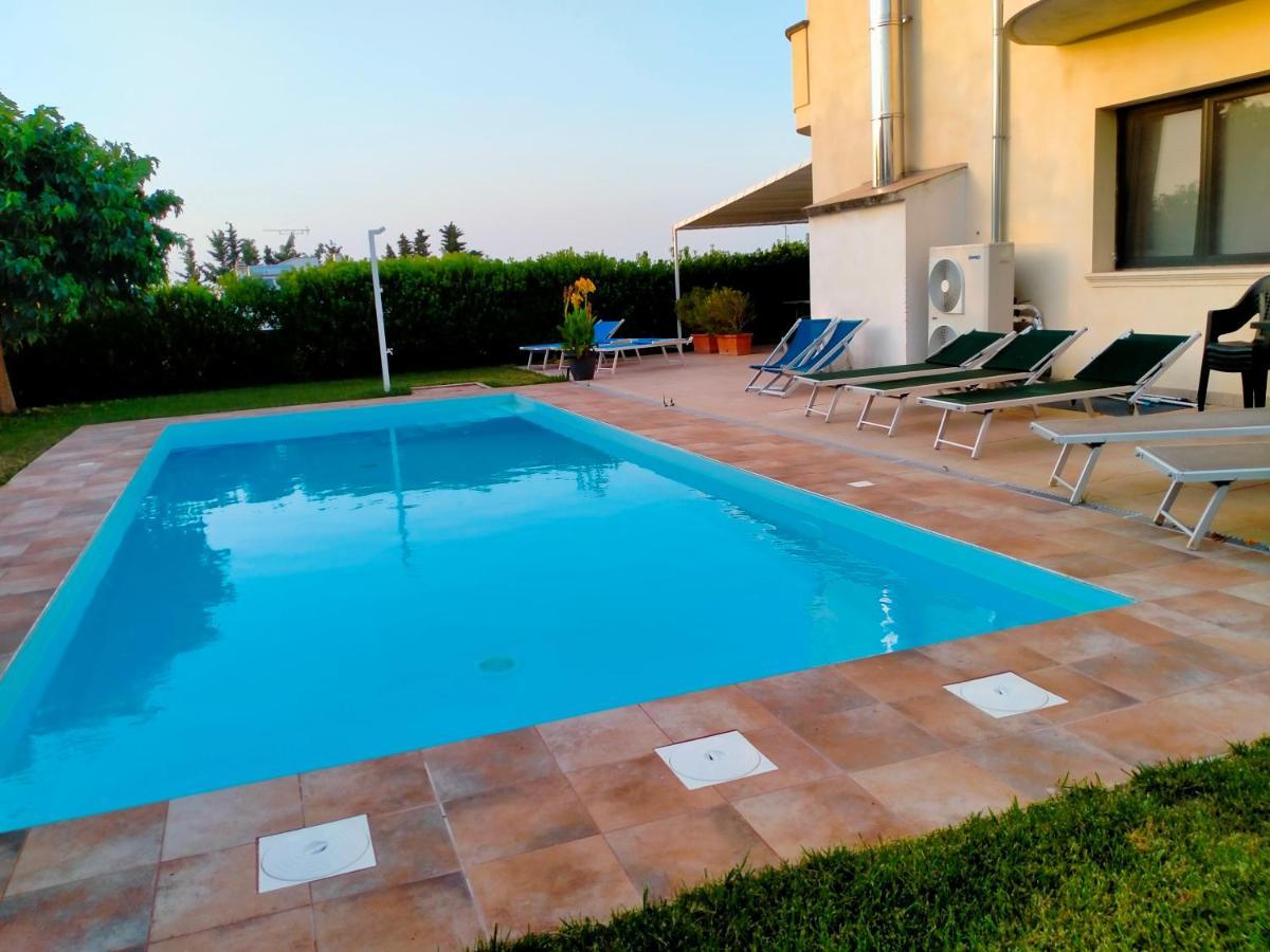B&B Hotel Helios Uggiano La Chiesa Luaran gambar