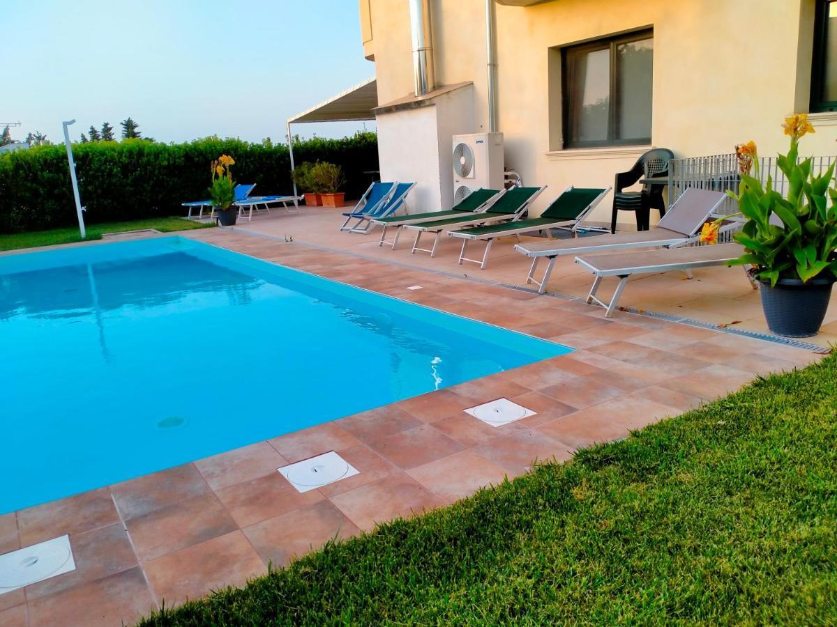 B&B Hotel Helios Uggiano La Chiesa Luaran gambar