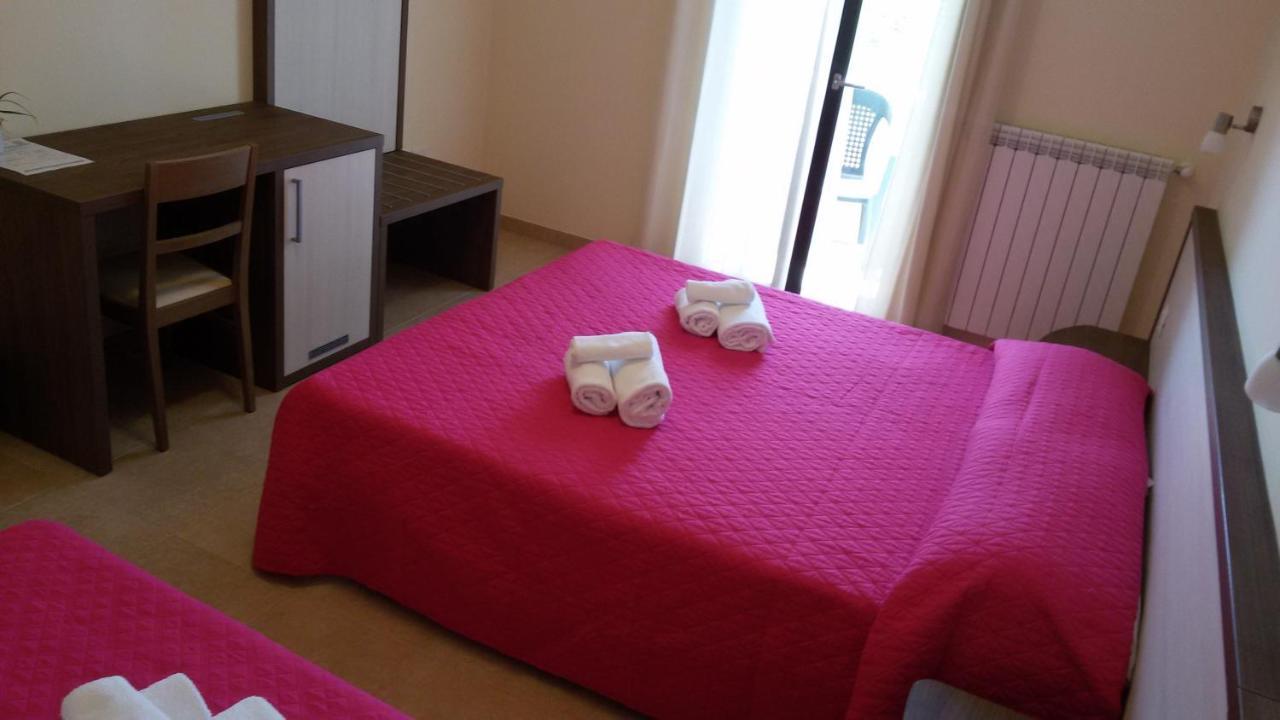 B&B Hotel Helios Uggiano La Chiesa Luaran gambar