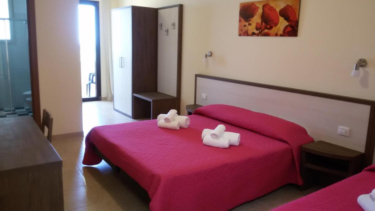 B&B Hotel Helios Uggiano La Chiesa Luaran gambar