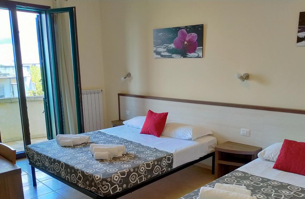 B&B Hotel Helios Uggiano La Chiesa Luaran gambar