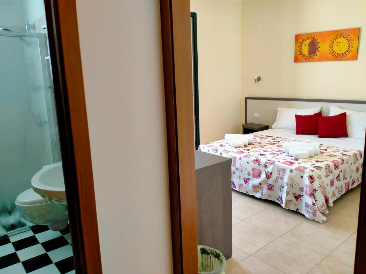 B&B Hotel Helios Uggiano La Chiesa Luaran gambar