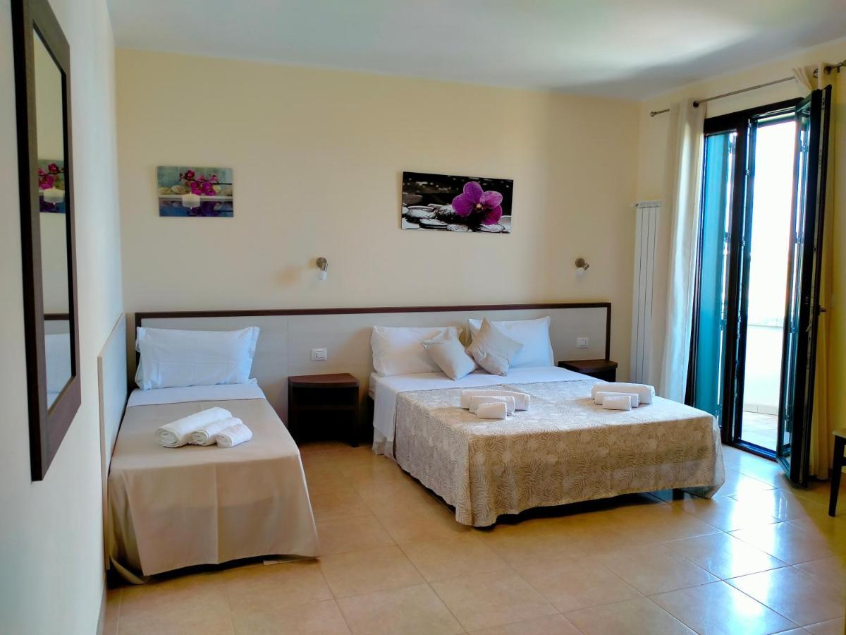 B&B Hotel Helios Uggiano La Chiesa Luaran gambar