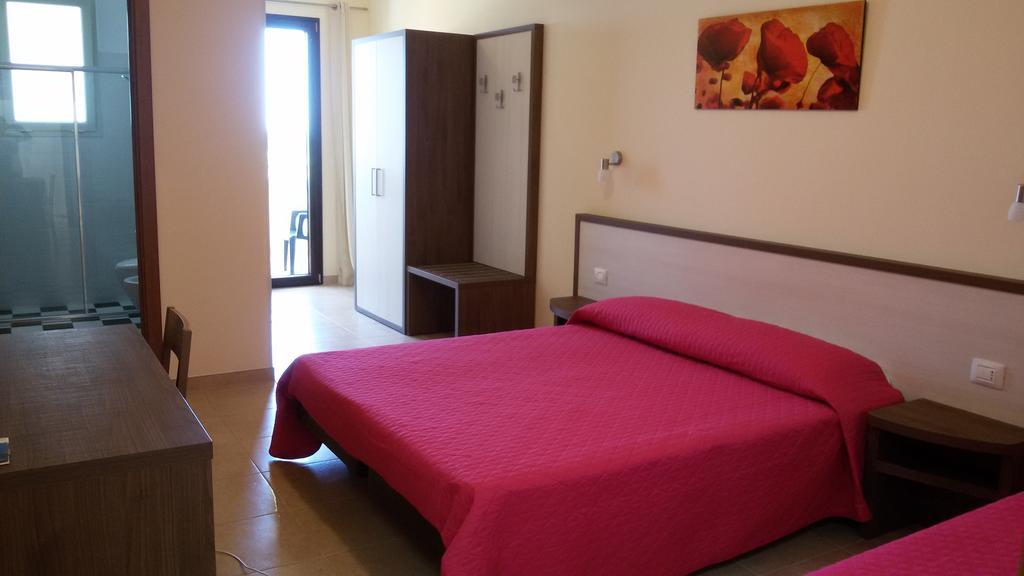 B&B Hotel Helios Uggiano La Chiesa Luaran gambar