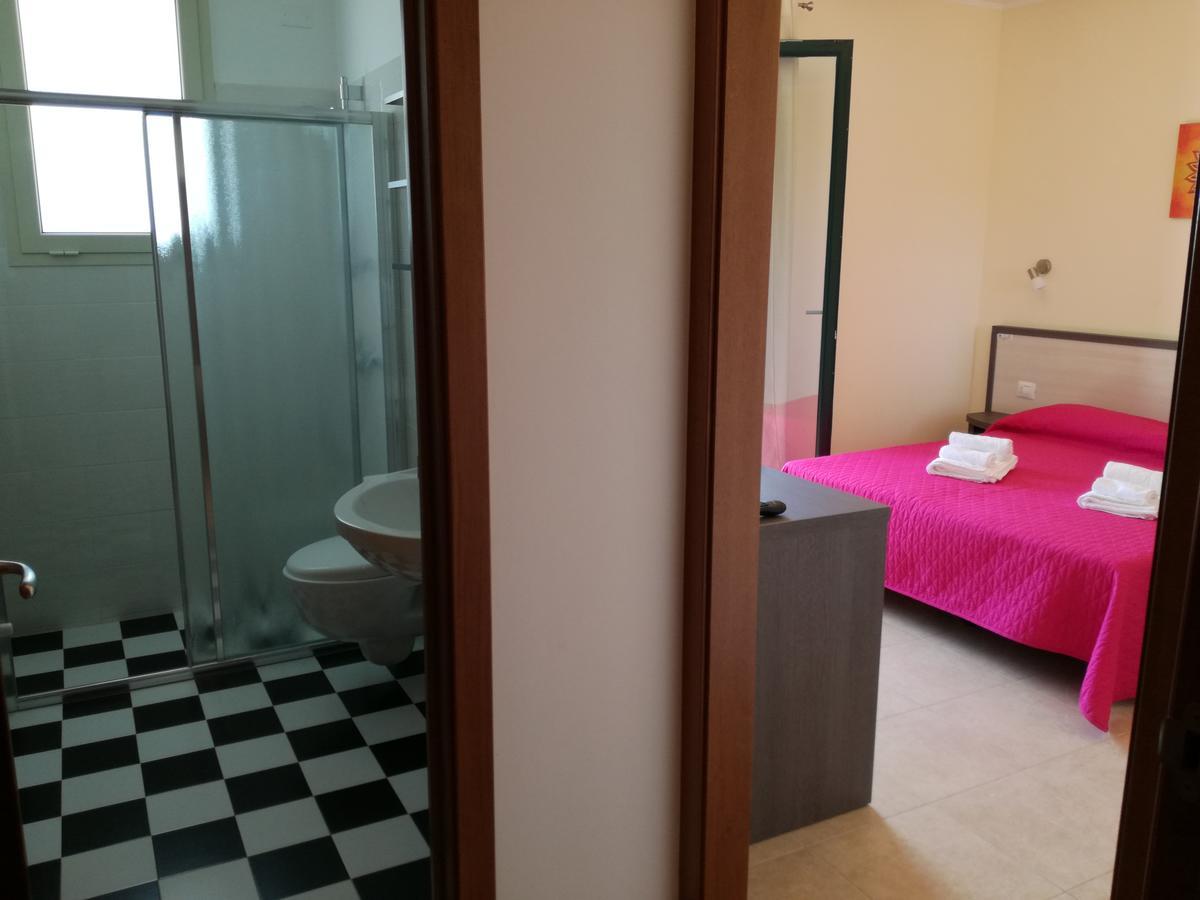 B&B Hotel Helios Uggiano La Chiesa Luaran gambar