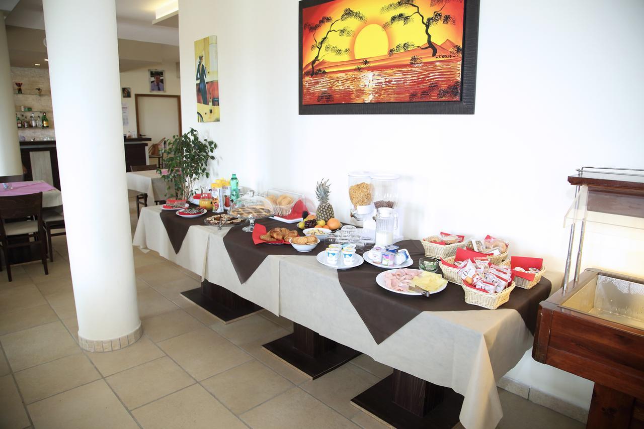 B&B Hotel Helios Uggiano La Chiesa Luaran gambar