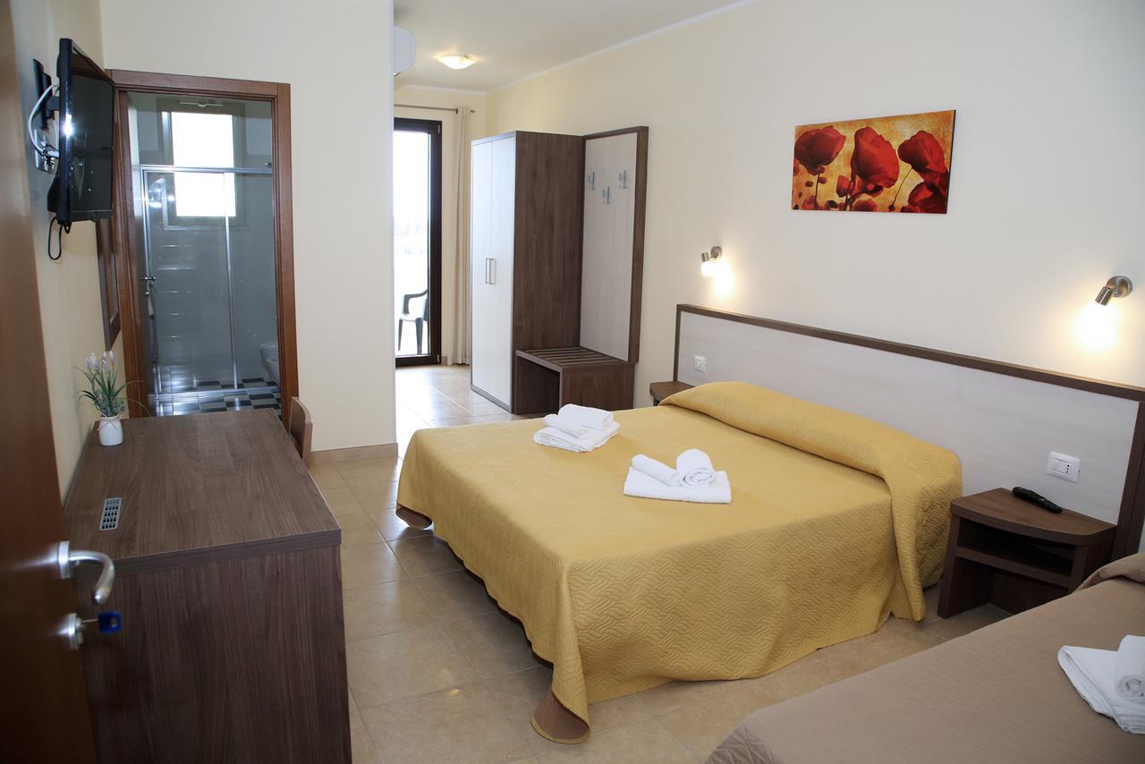 B&B Hotel Helios Uggiano La Chiesa Luaran gambar