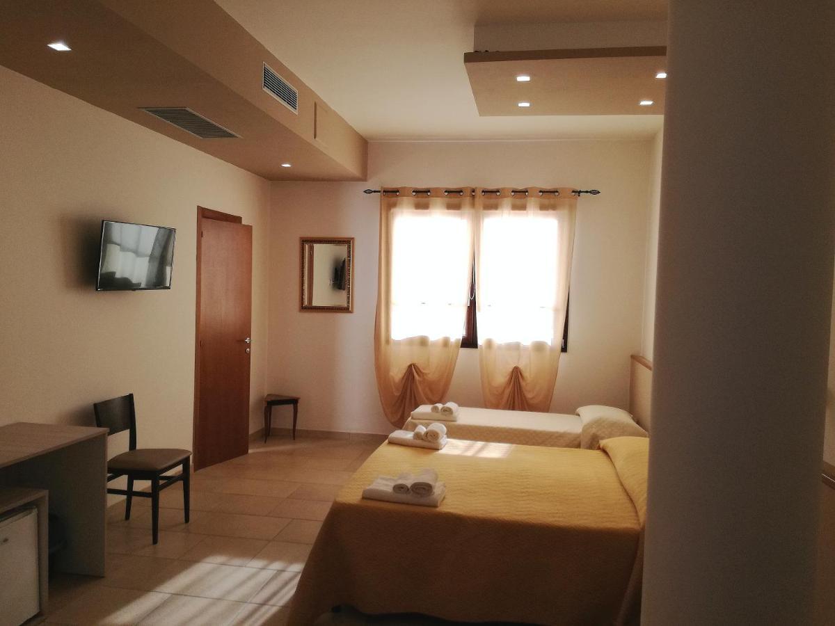 B&B Hotel Helios Uggiano La Chiesa Luaran gambar